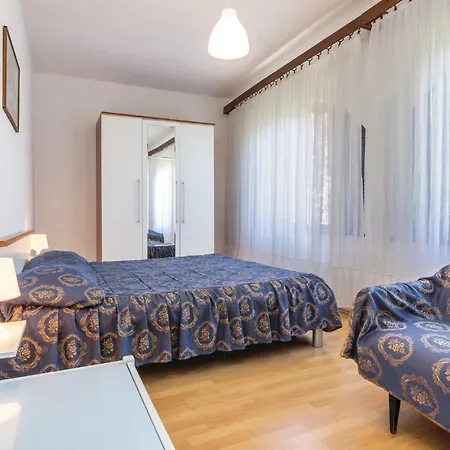 Mugeba 11 Poreč